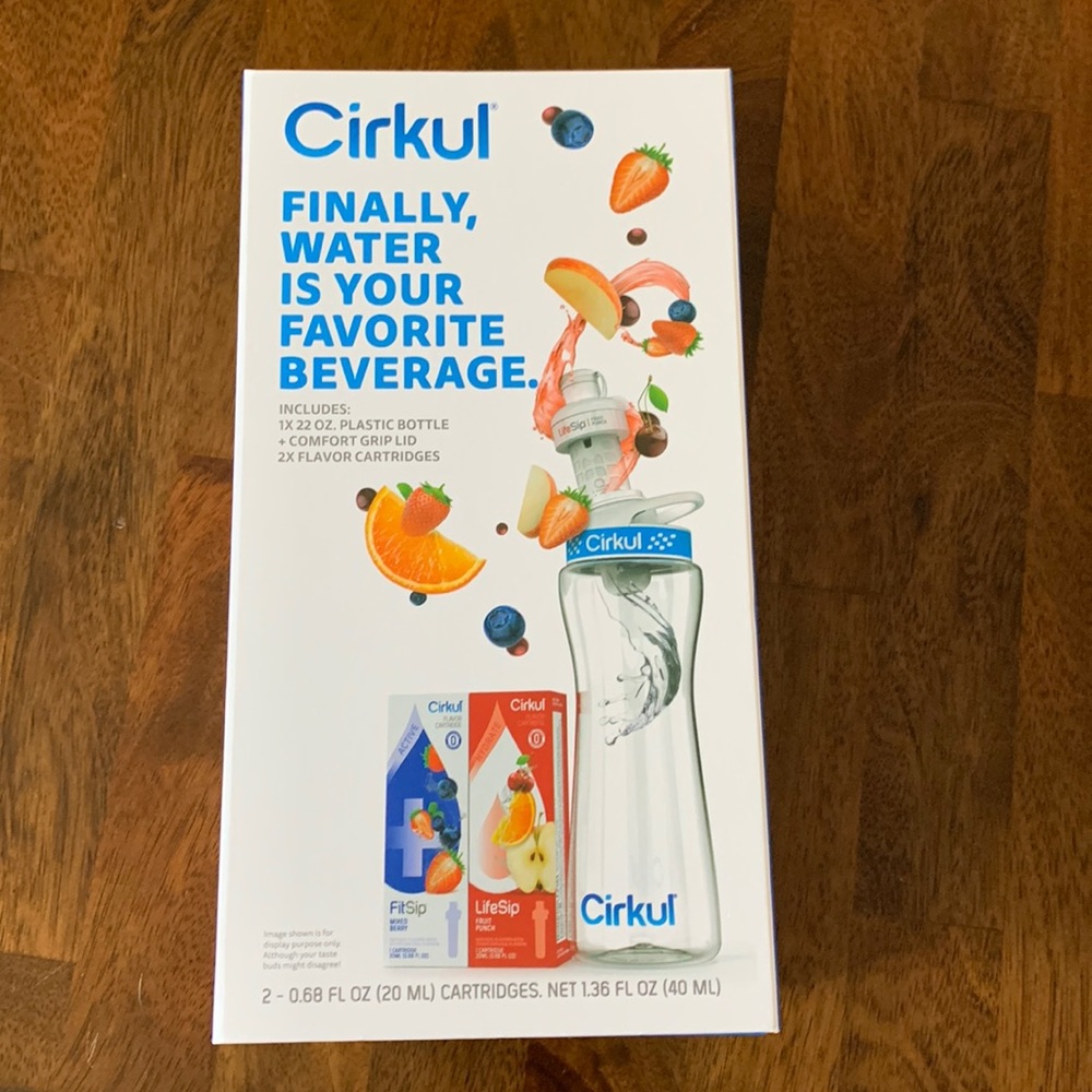 Brand new cirkul water bottle with two flavor fills